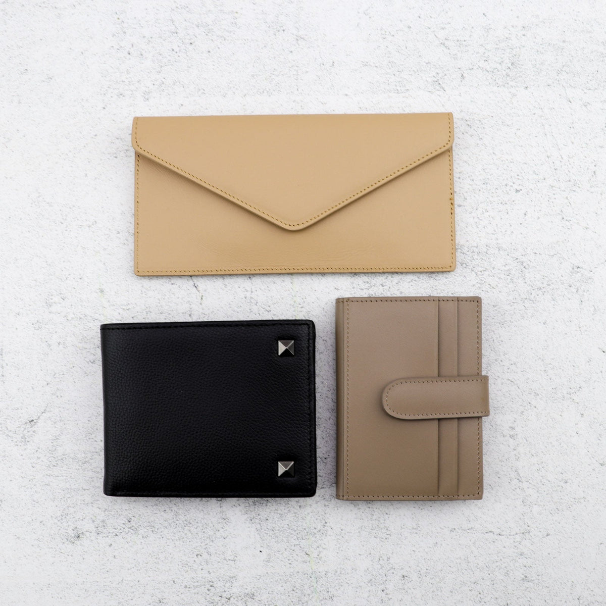 WALLETS & HOLDERS