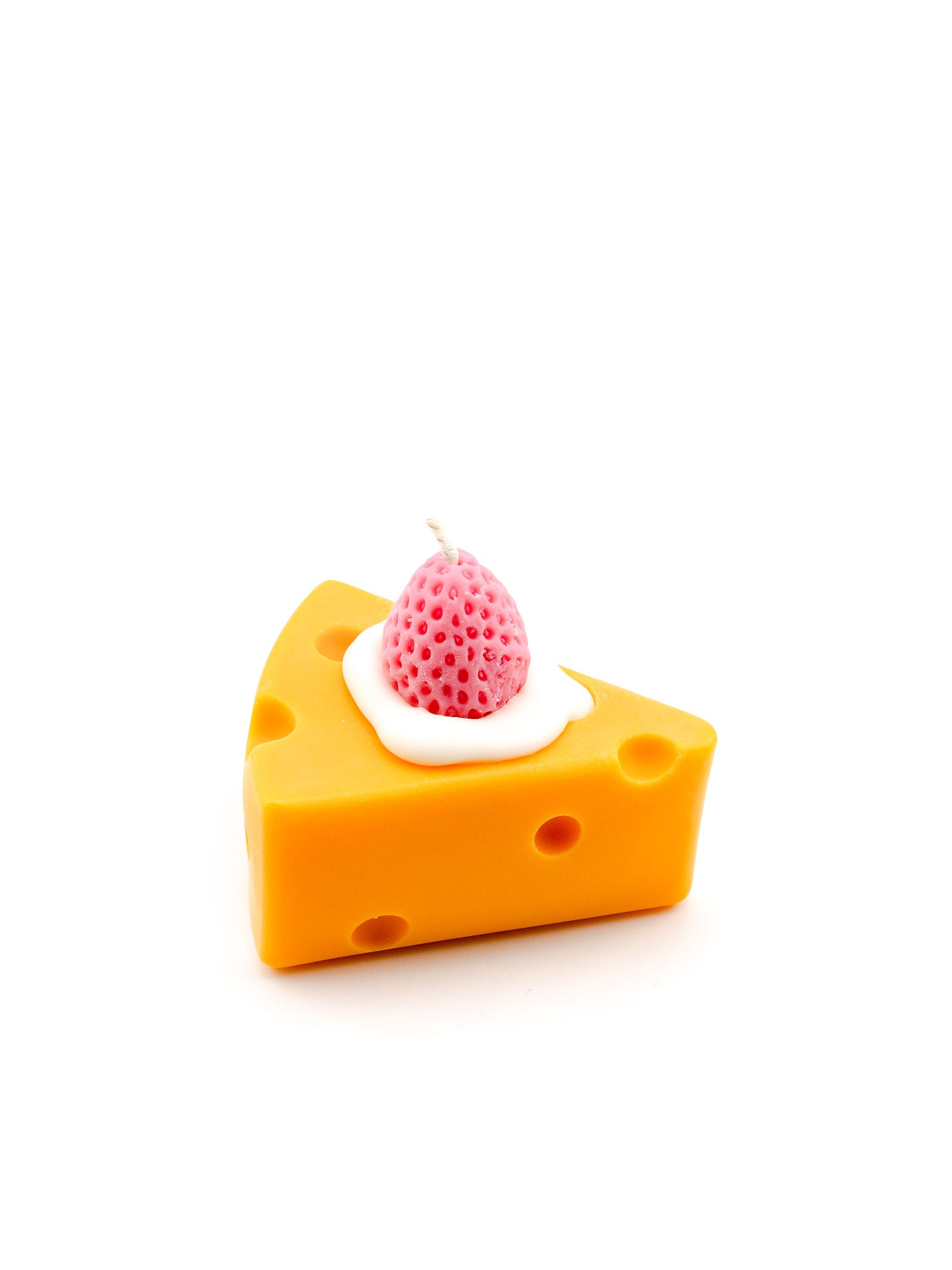 HANDMADE STRAWBERRY CHEESE SOY & BEESWAX CANDLE