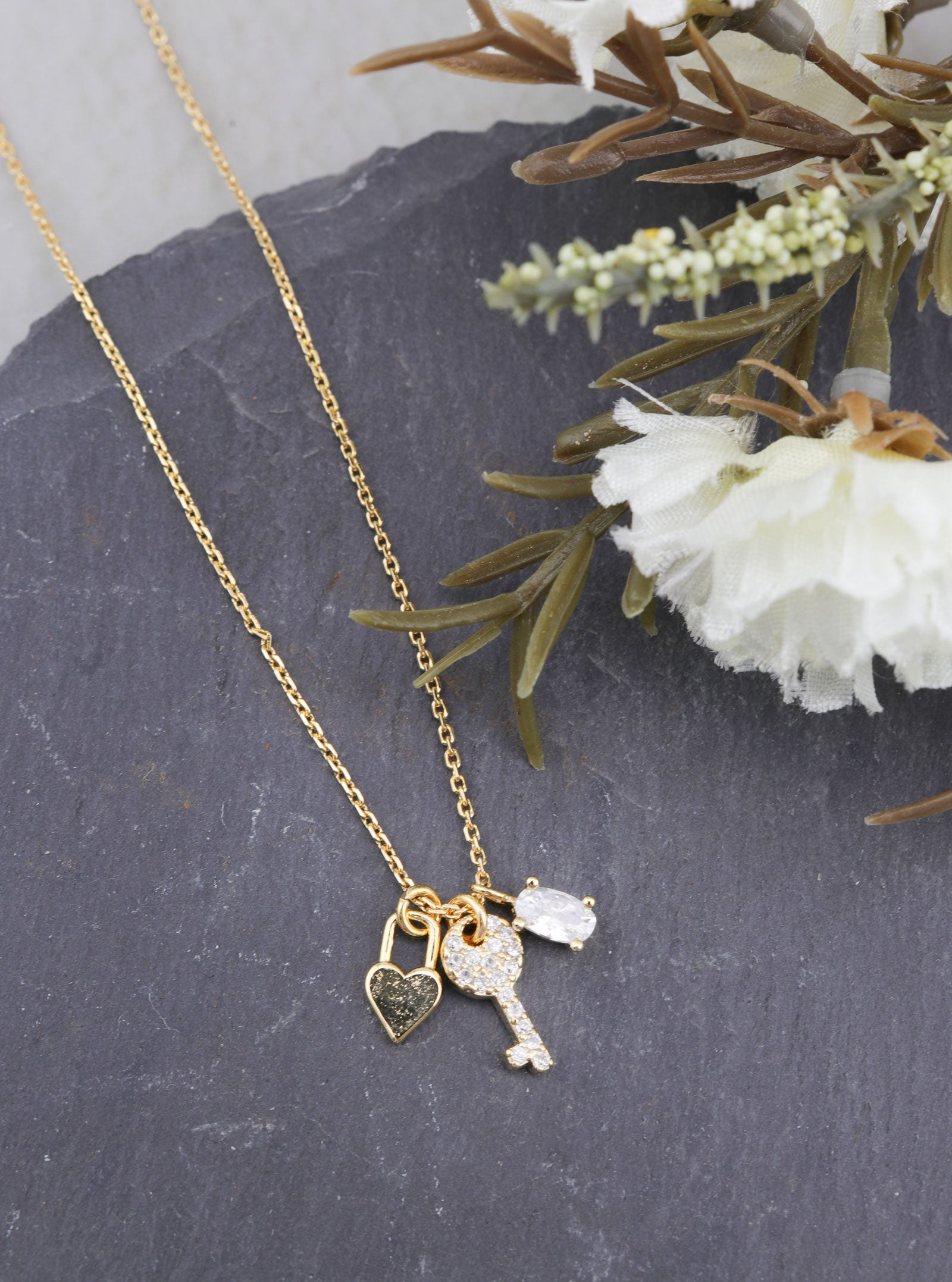 KAILEA SILVER NECKLACE