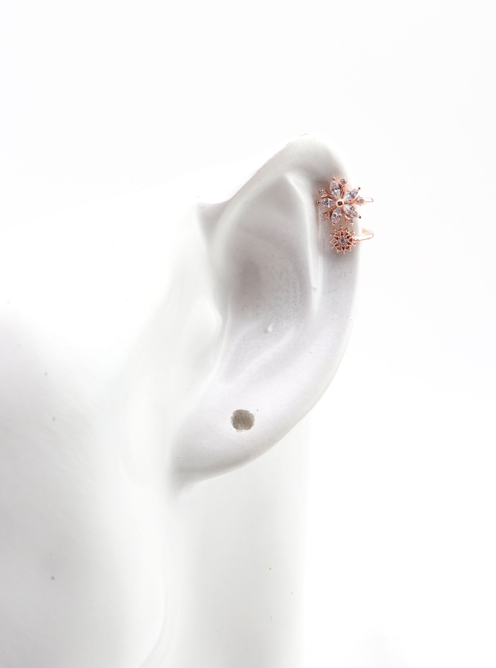 TAJI EAR CUFF