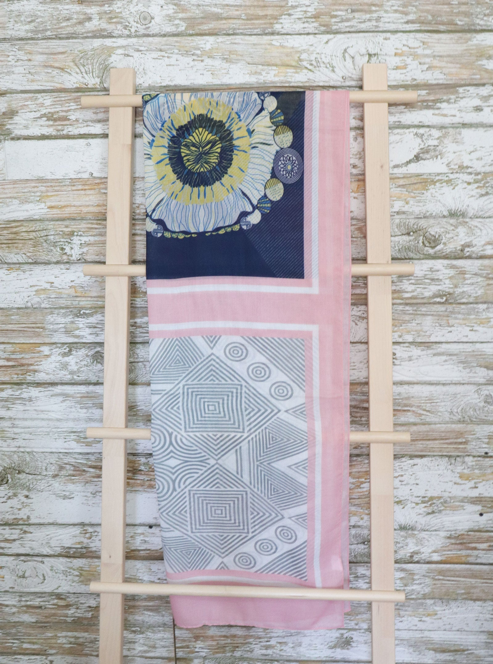 ESTRELLA COLORFUL PRINT SCARF