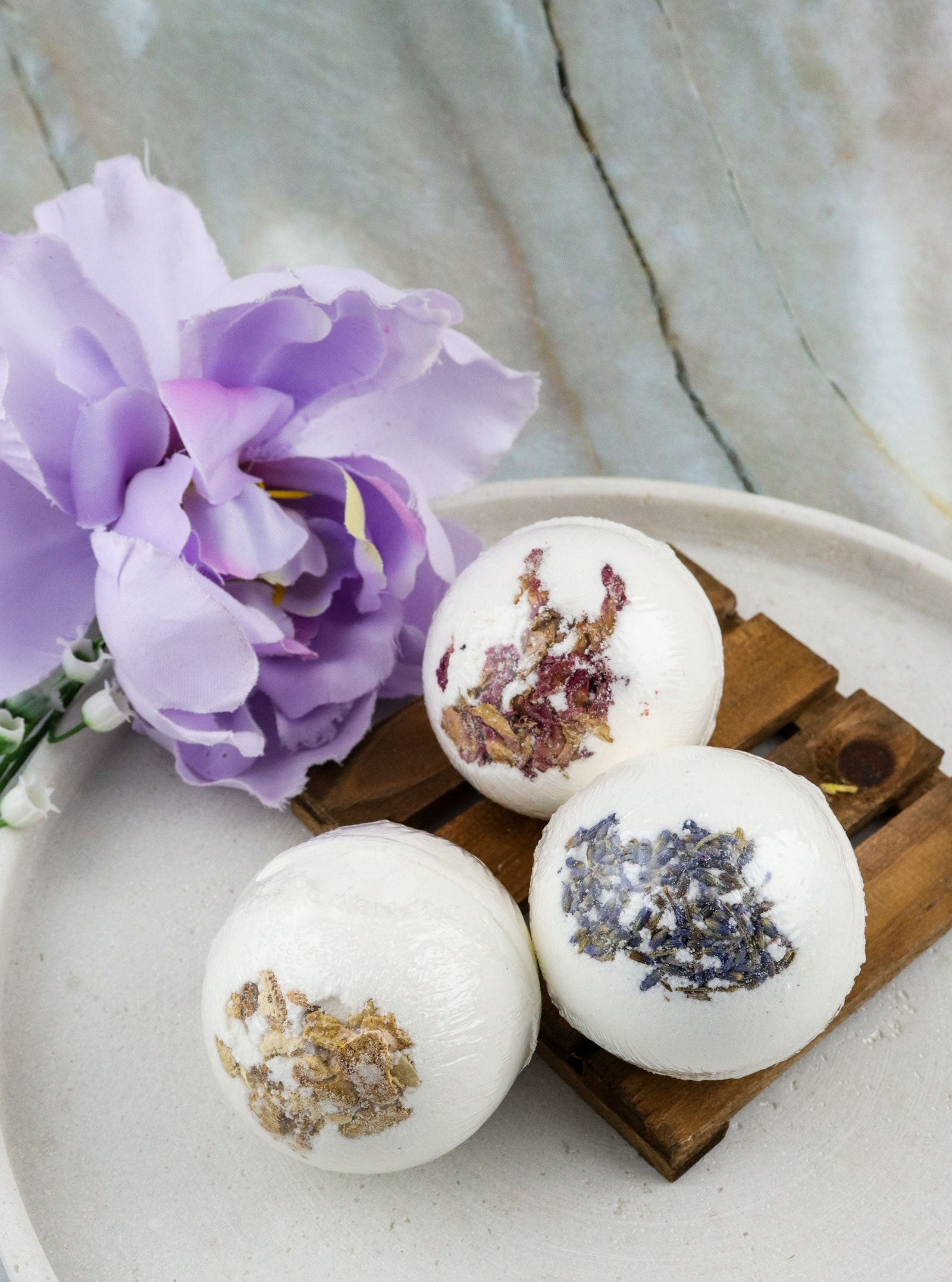 HANDMADE BOTANICAL BATH BOMB