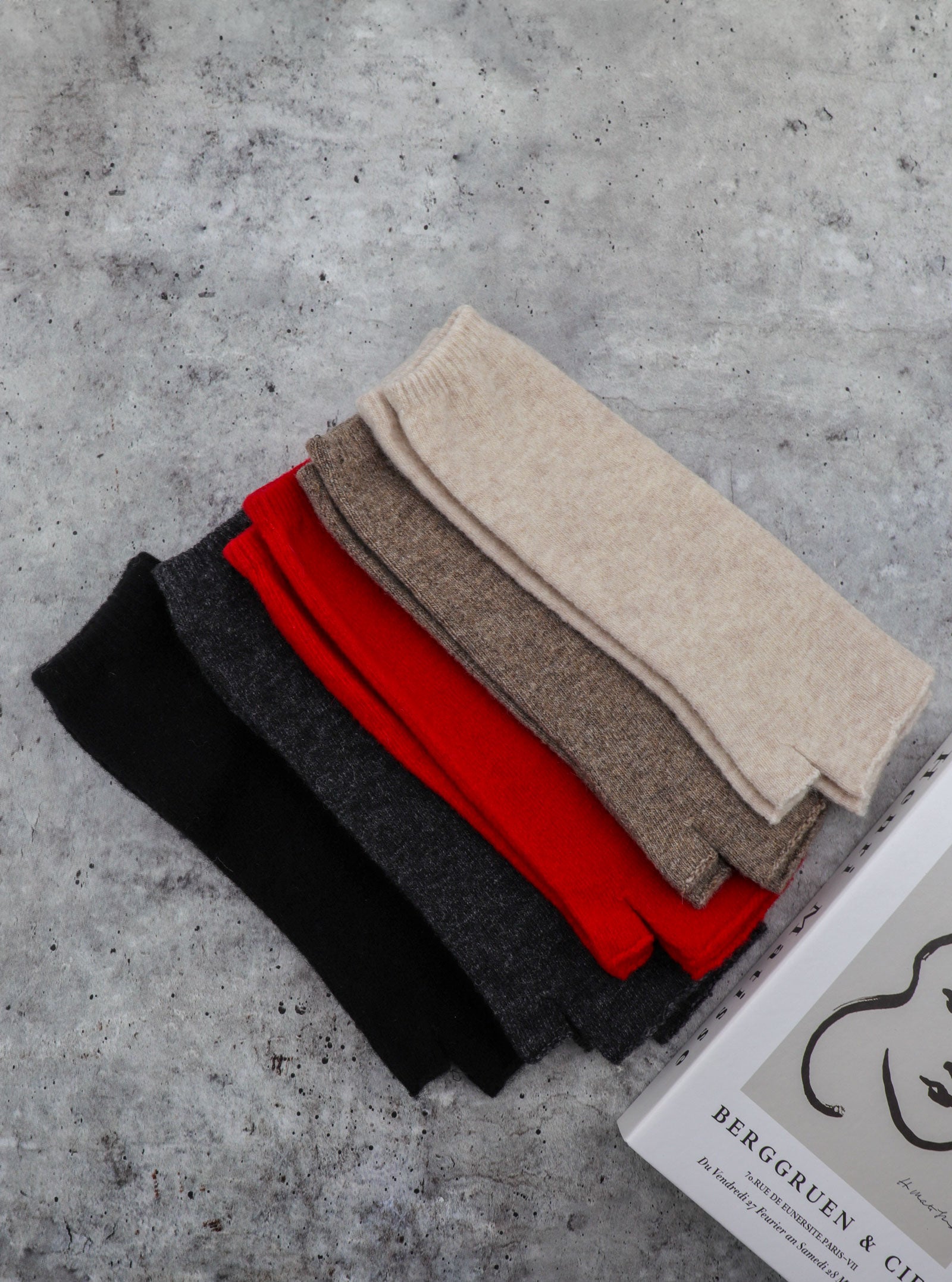 PEANA FINGERLESS GLOVES