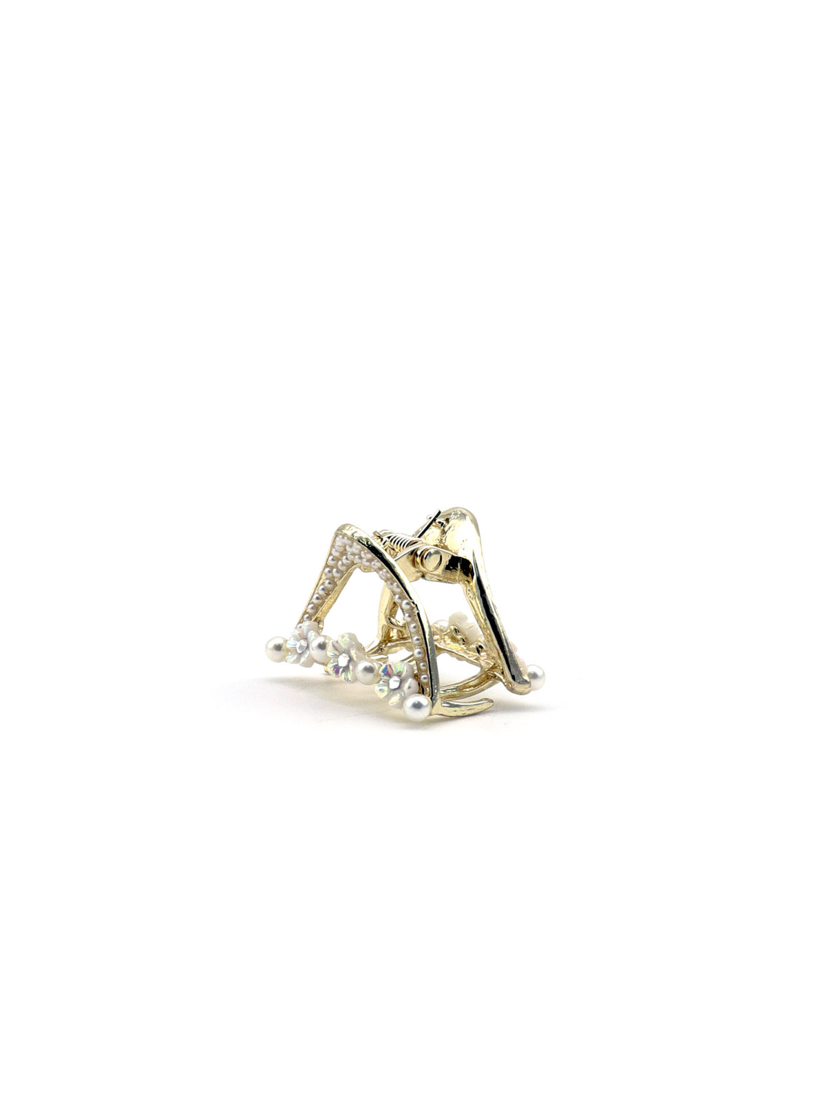 Side view of Jumi triangle mini hair claw and clasp
