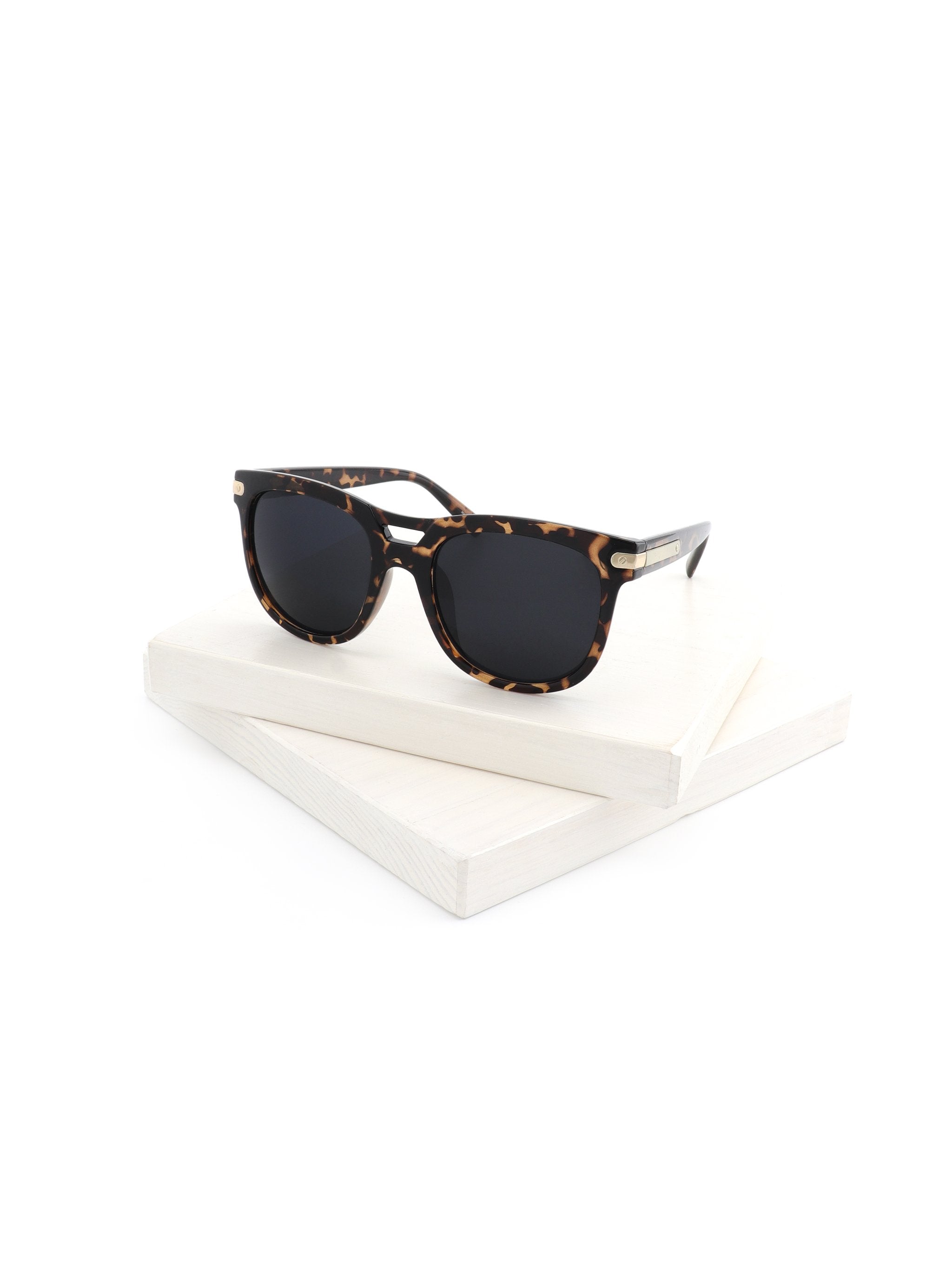 LEVIN SUNGLASS - Simplique Mode
