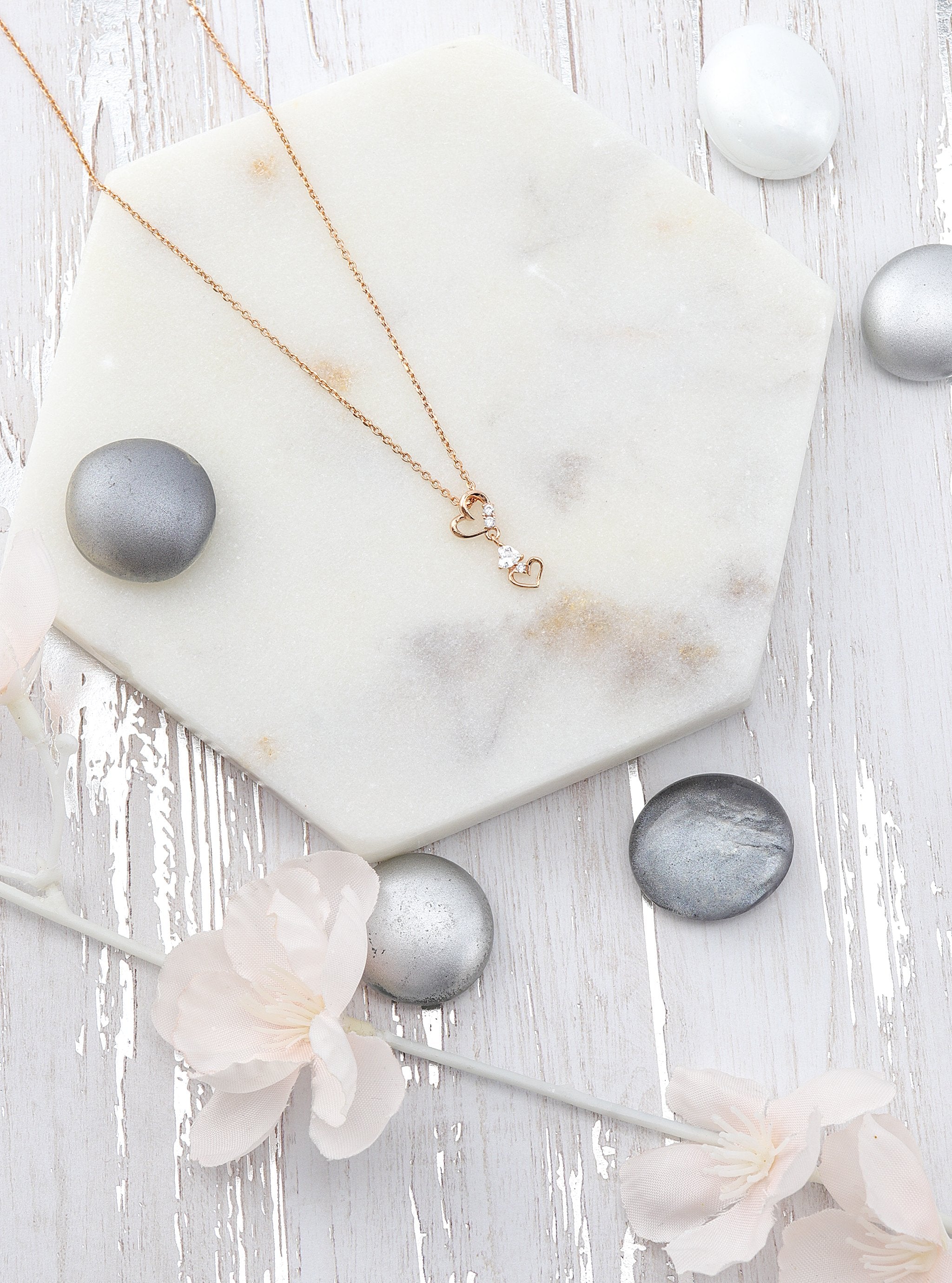KERA SILVER NECKLACE - Simplique Mode