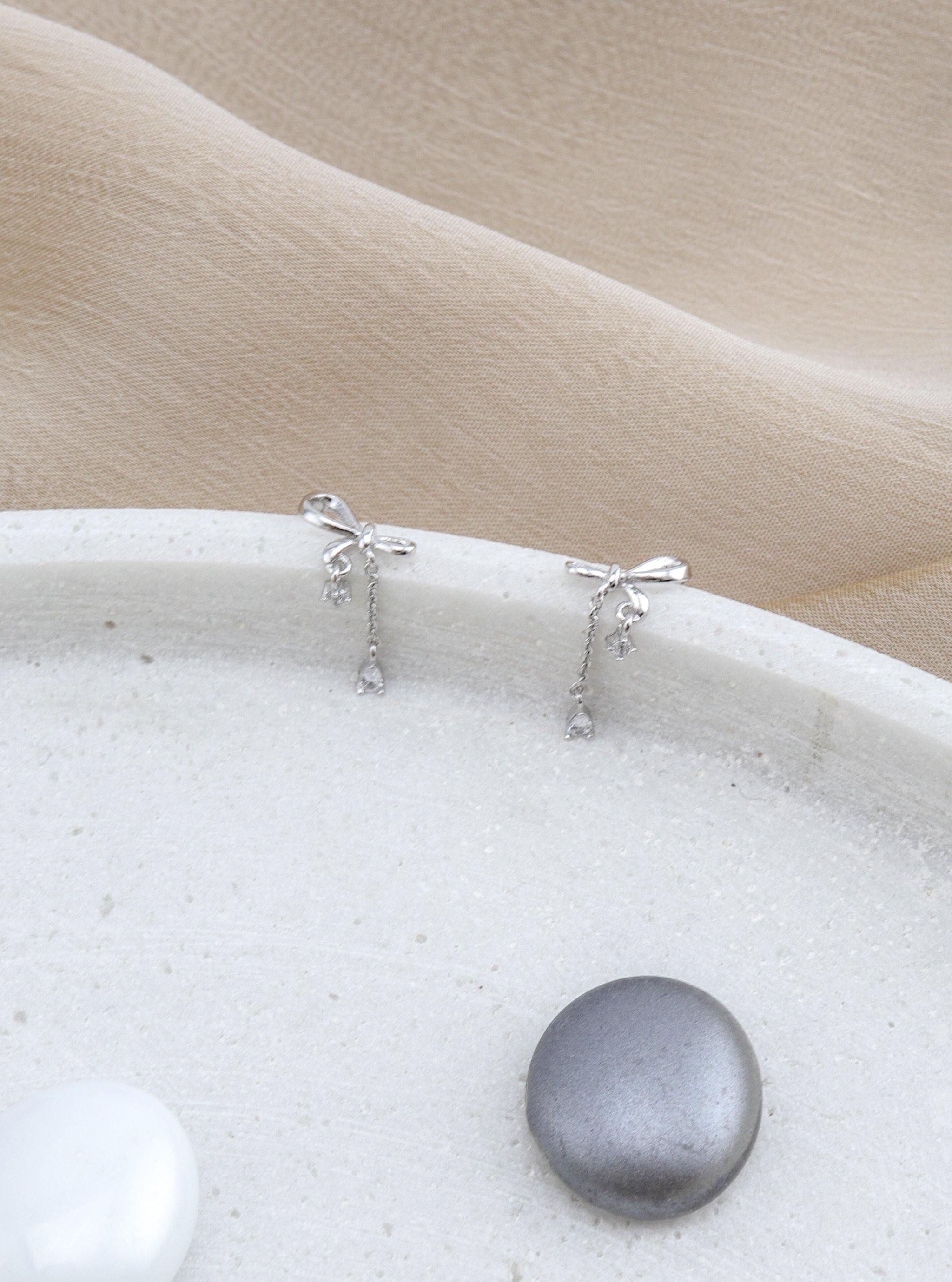 KEHLANI SILVER EARRINGS - Simplique Mode