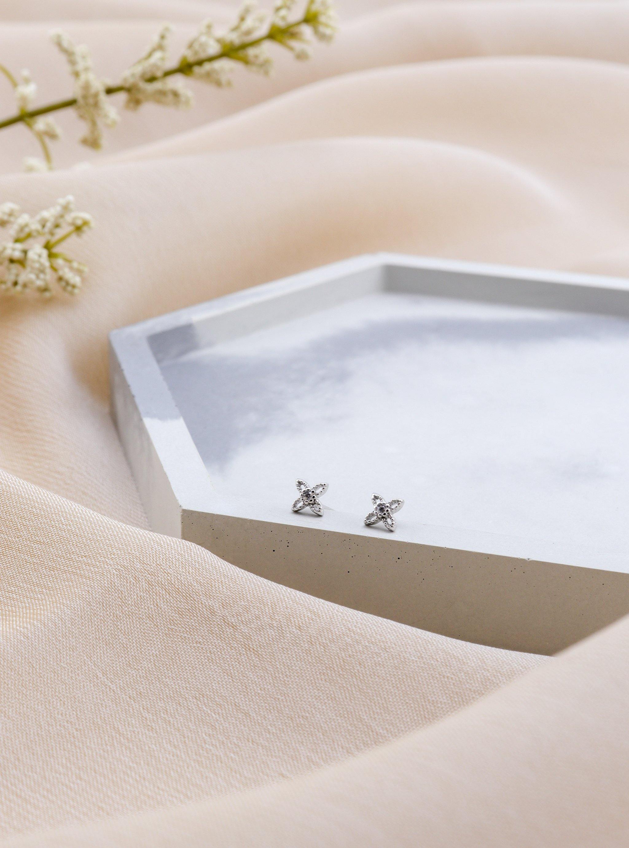 KINLEY SILVER EARRINGS - Simplique Mode