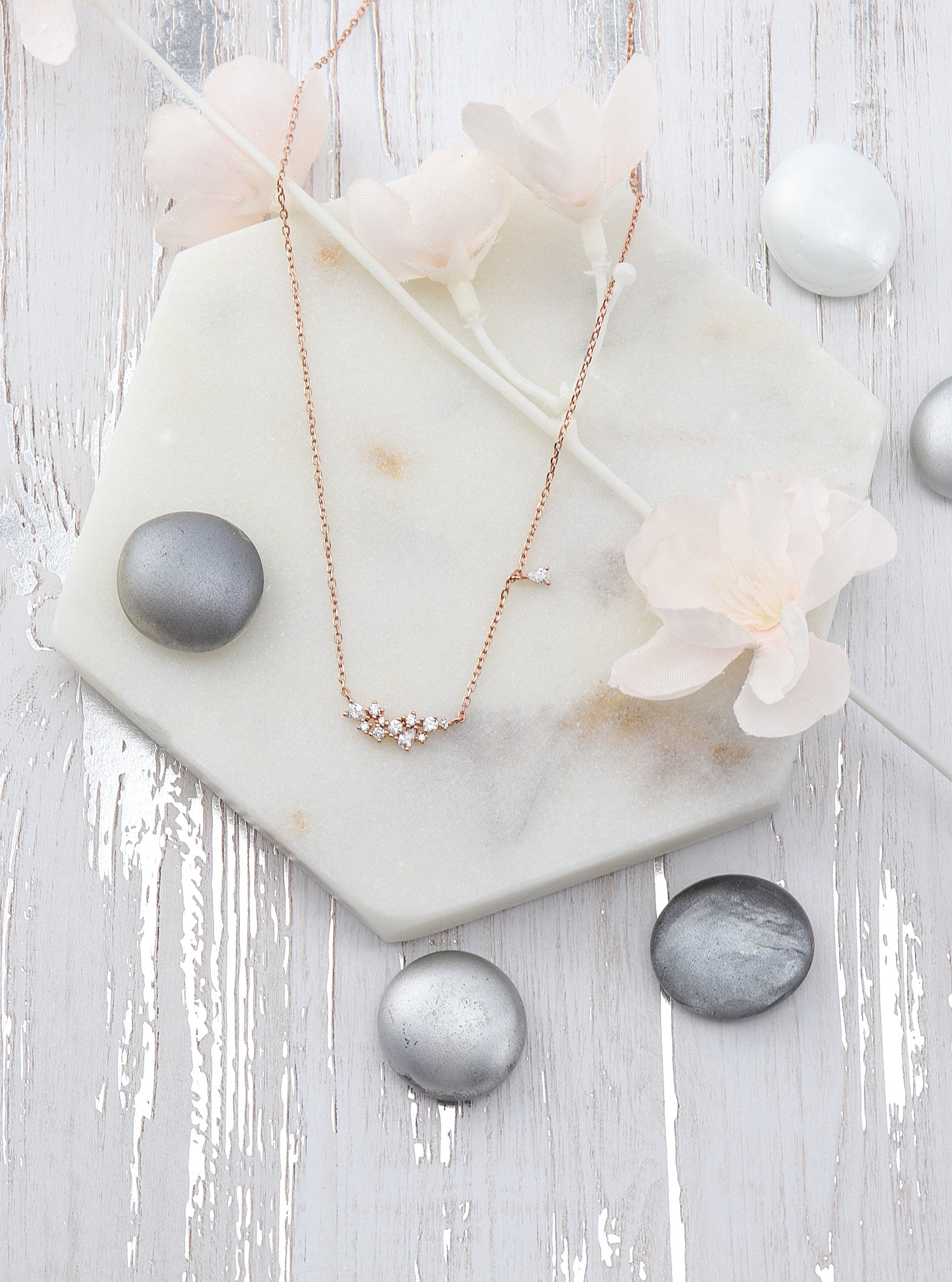 KOURTNEY SILVER NECKLACE - Simplique Mode