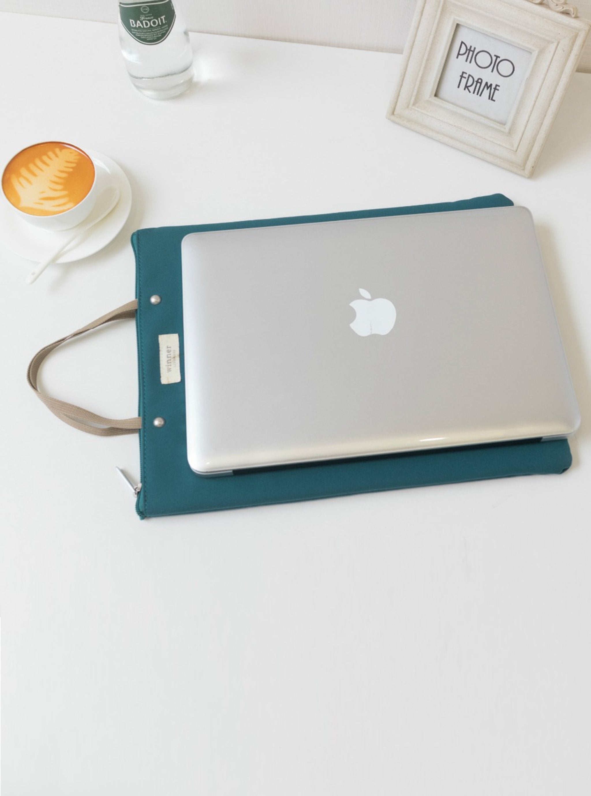 ZAN LABTOP/TABLET POUCH - Simplique Mode