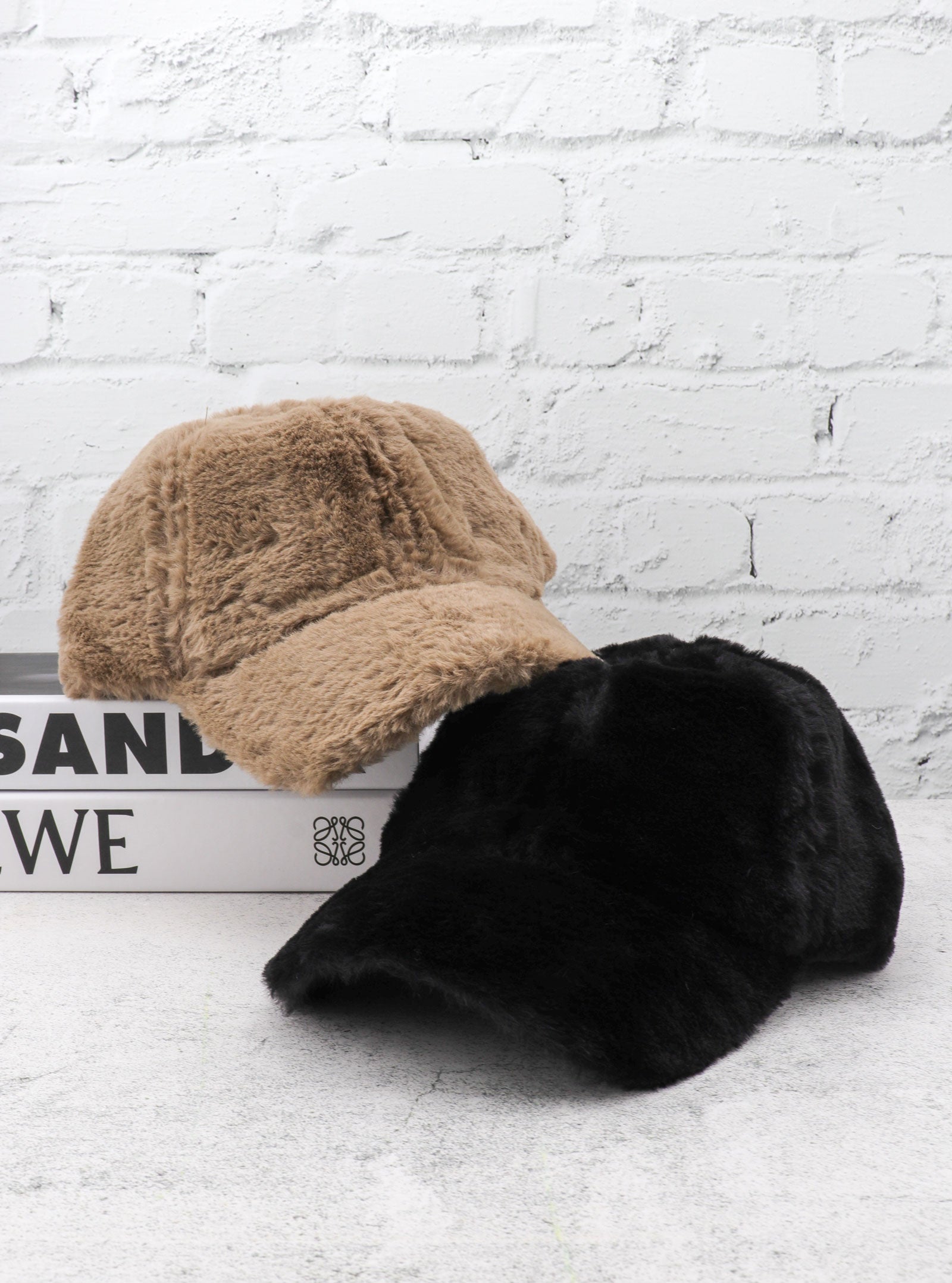 HANAKO FAUX FUR BALL CAP