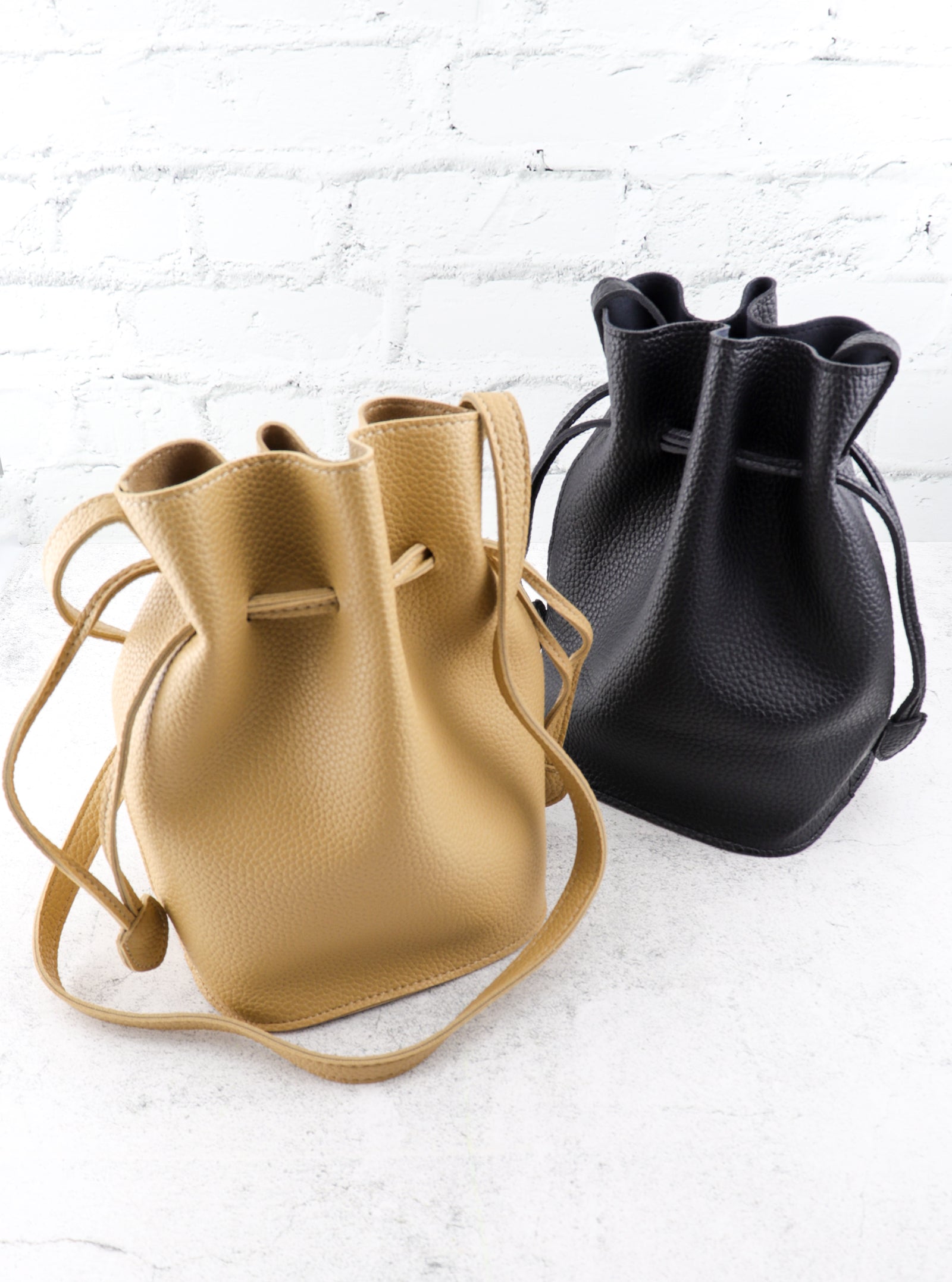 CELA BUCKET BAG