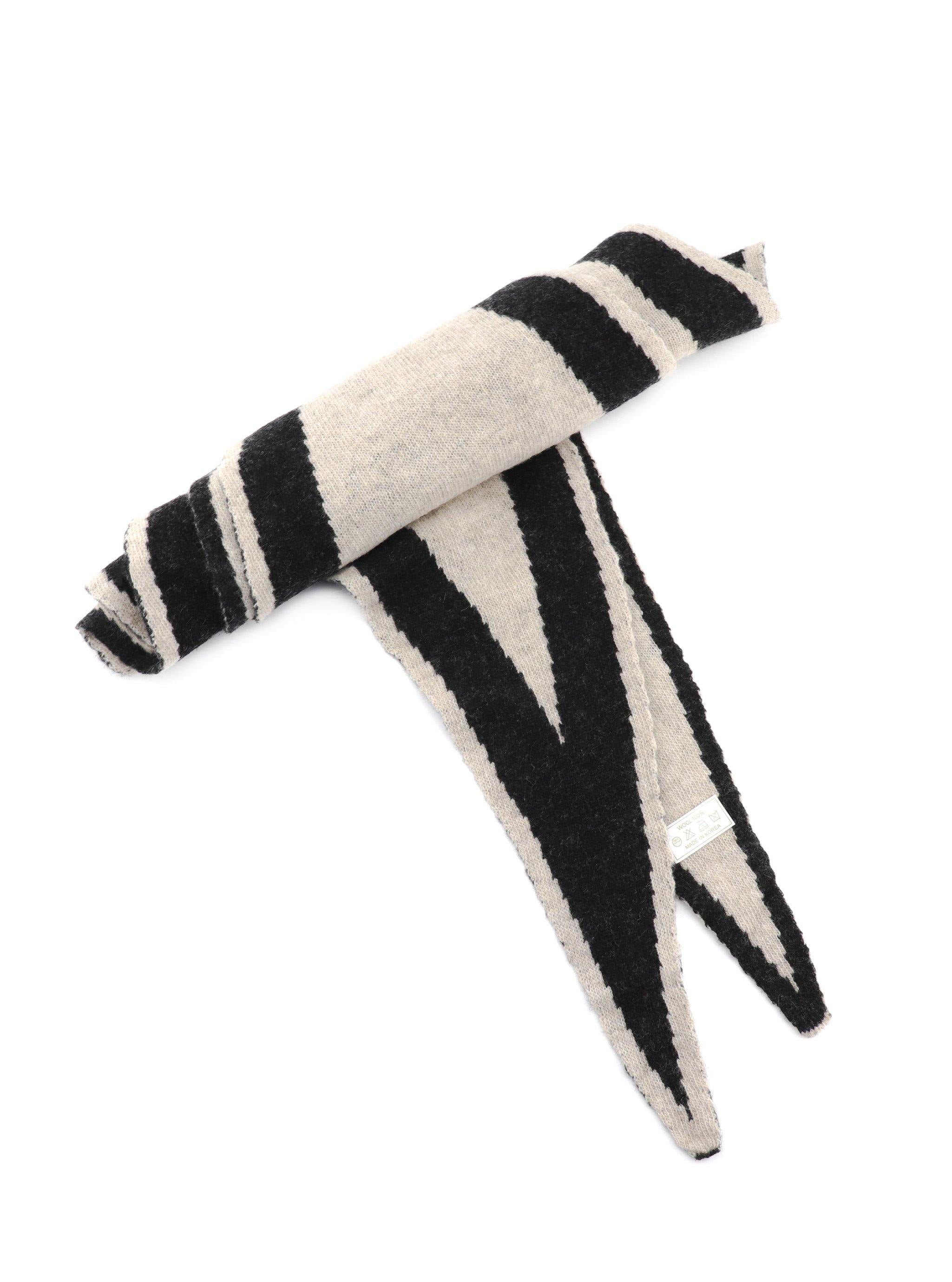 ELIANNA TRIANGLE SCARF - Simplique Mode