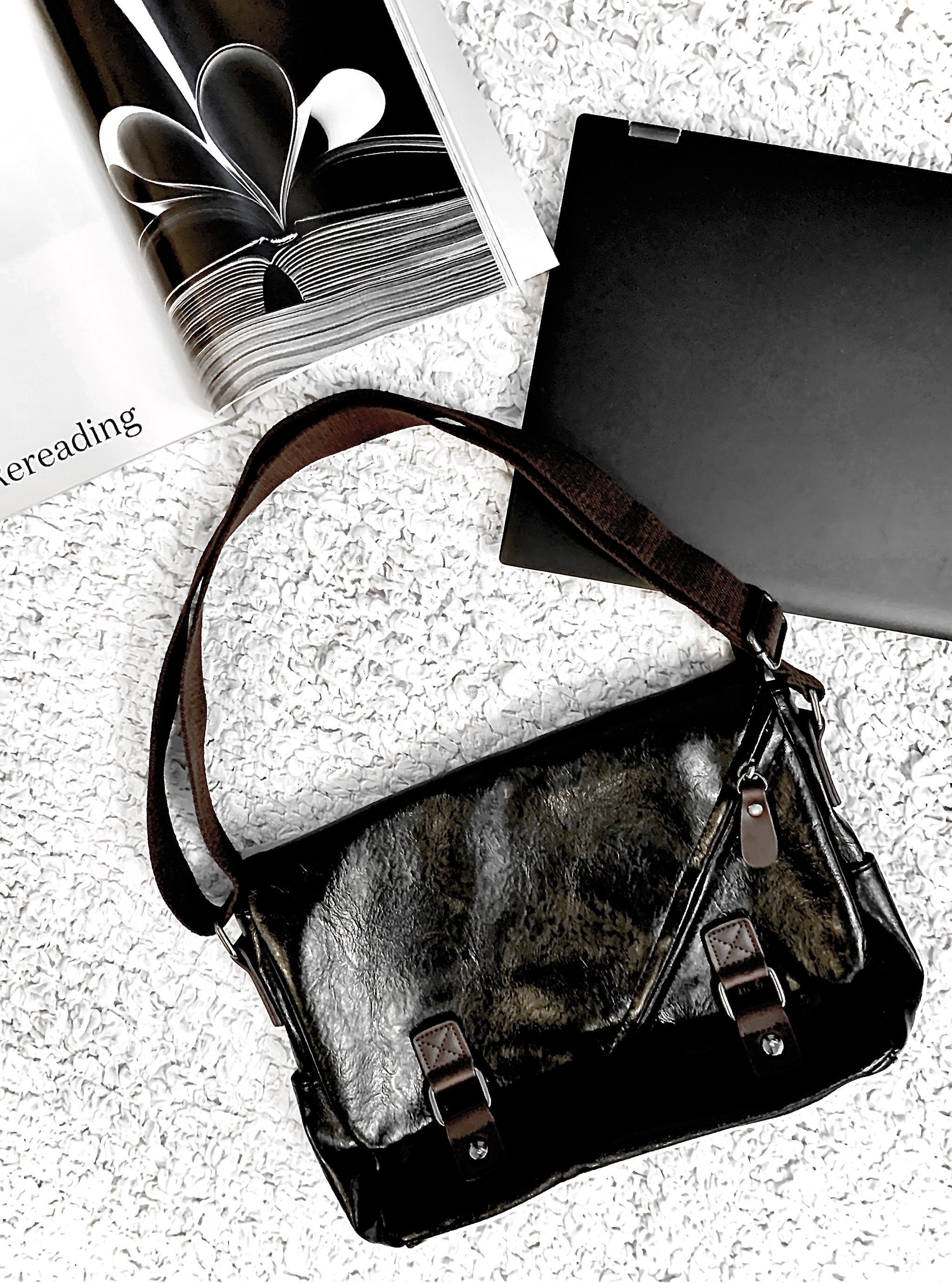 CADEN MESSENGER BAG - Simplique Mode