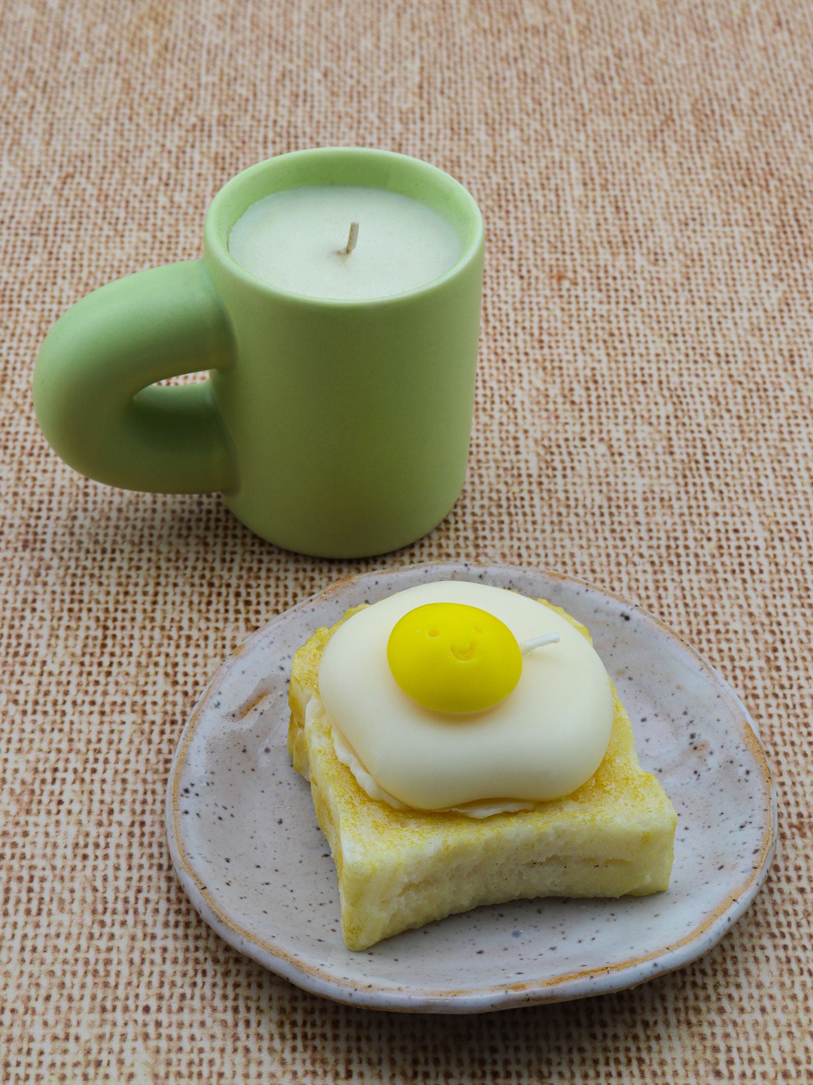HANDMADE SMILEY EGG TOAST SOY & BEESWAX CANDLE