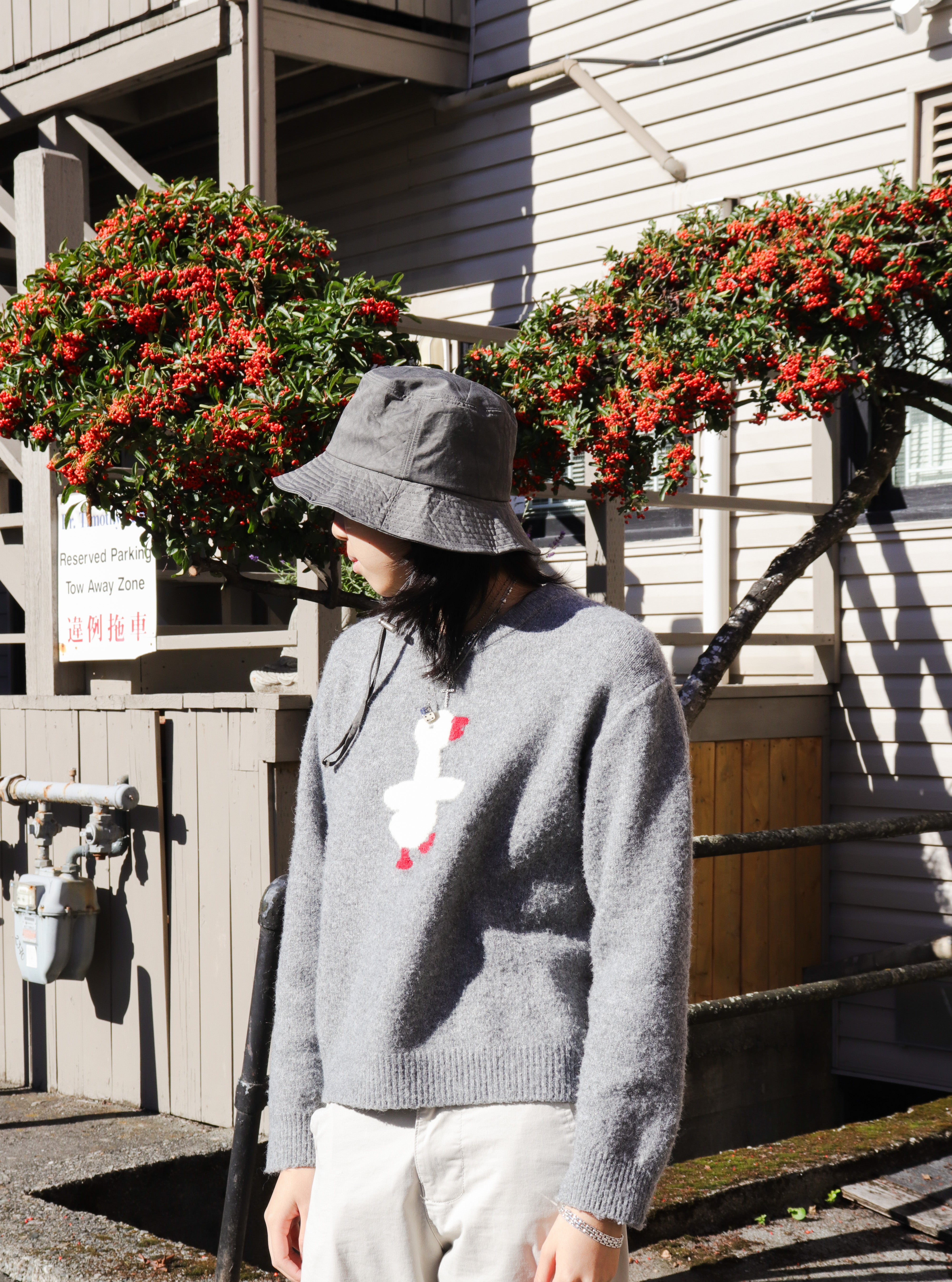 HALEIMA STRAP BUCKET HAT