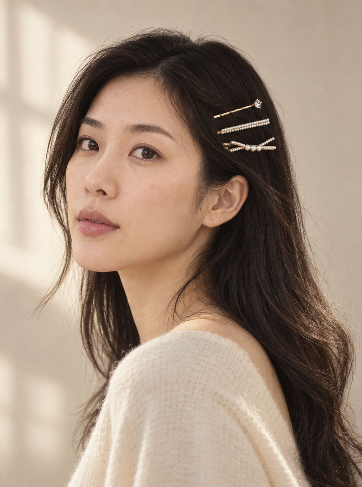 Model wearing Jaleah pearl and crystal bobby pin set