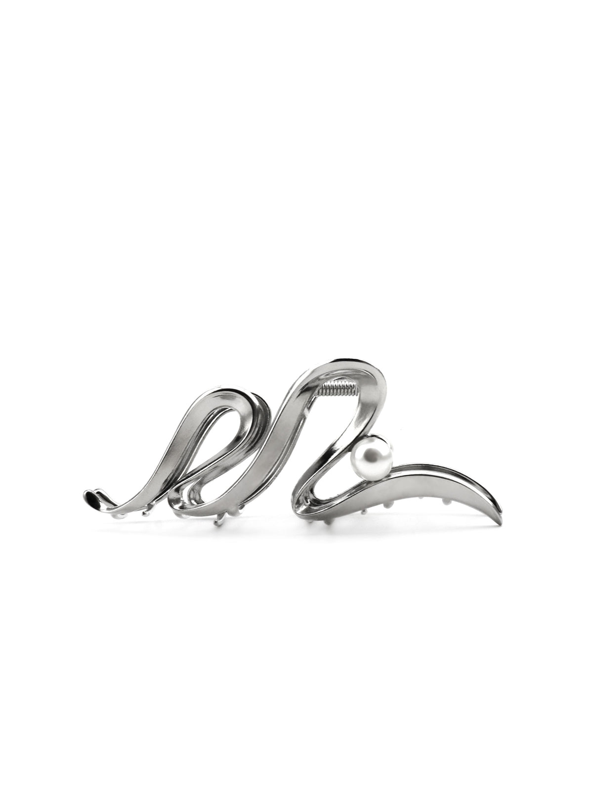 Juriko silver hair claw with sculptural curves and pearl accent