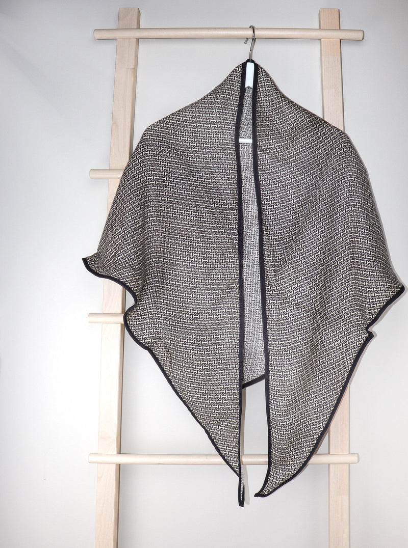 ESTHER TRIANGLE SCARF - Simplique Mode