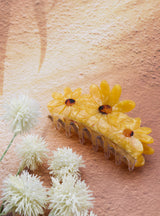 JUNRI HAIR CLAW