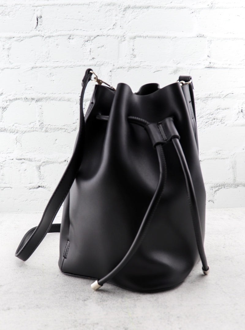 CARLA BUCKET BAG
