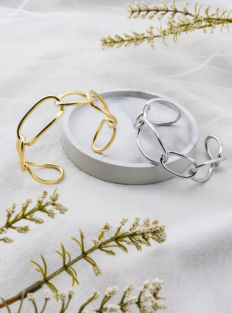 NADIA BANGLE