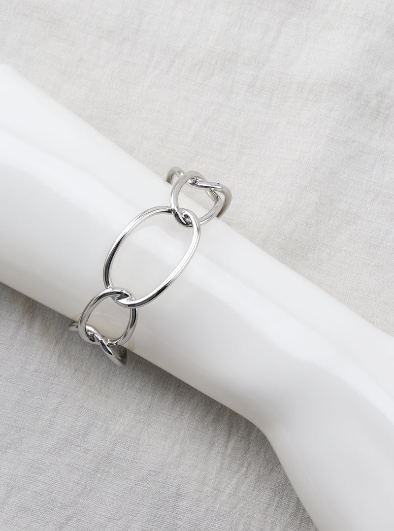 NADIA BANGLE